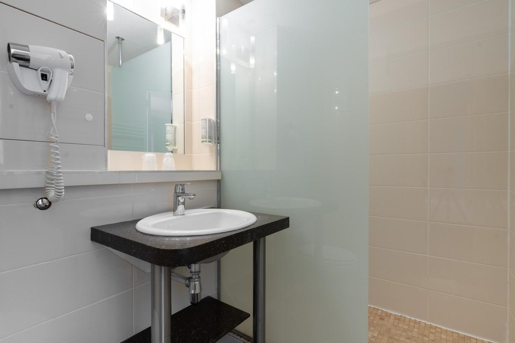 Hotel Brit Sud Le Calendal 3*