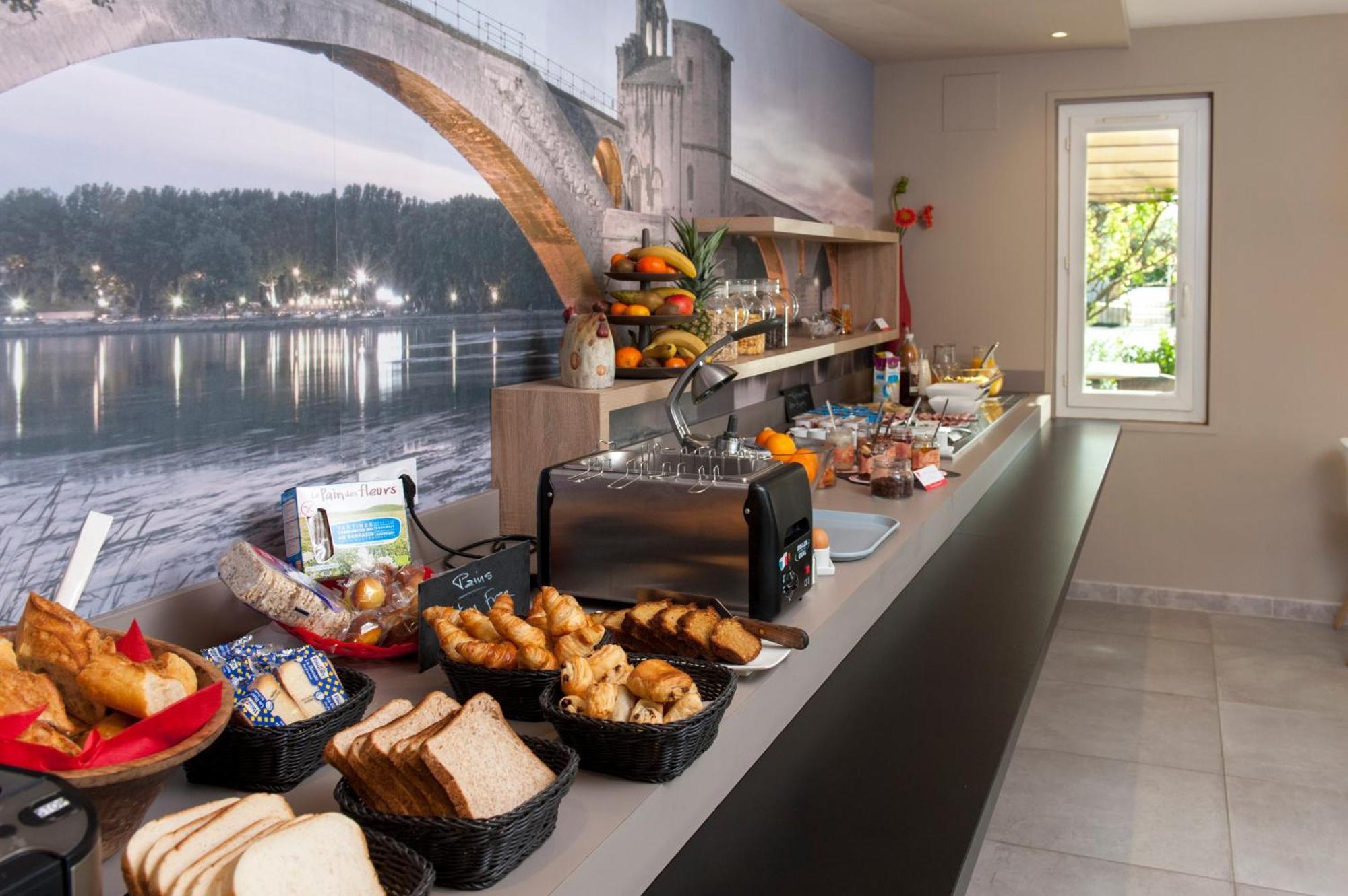 Hotel Brit Sud Le Calendal 3*