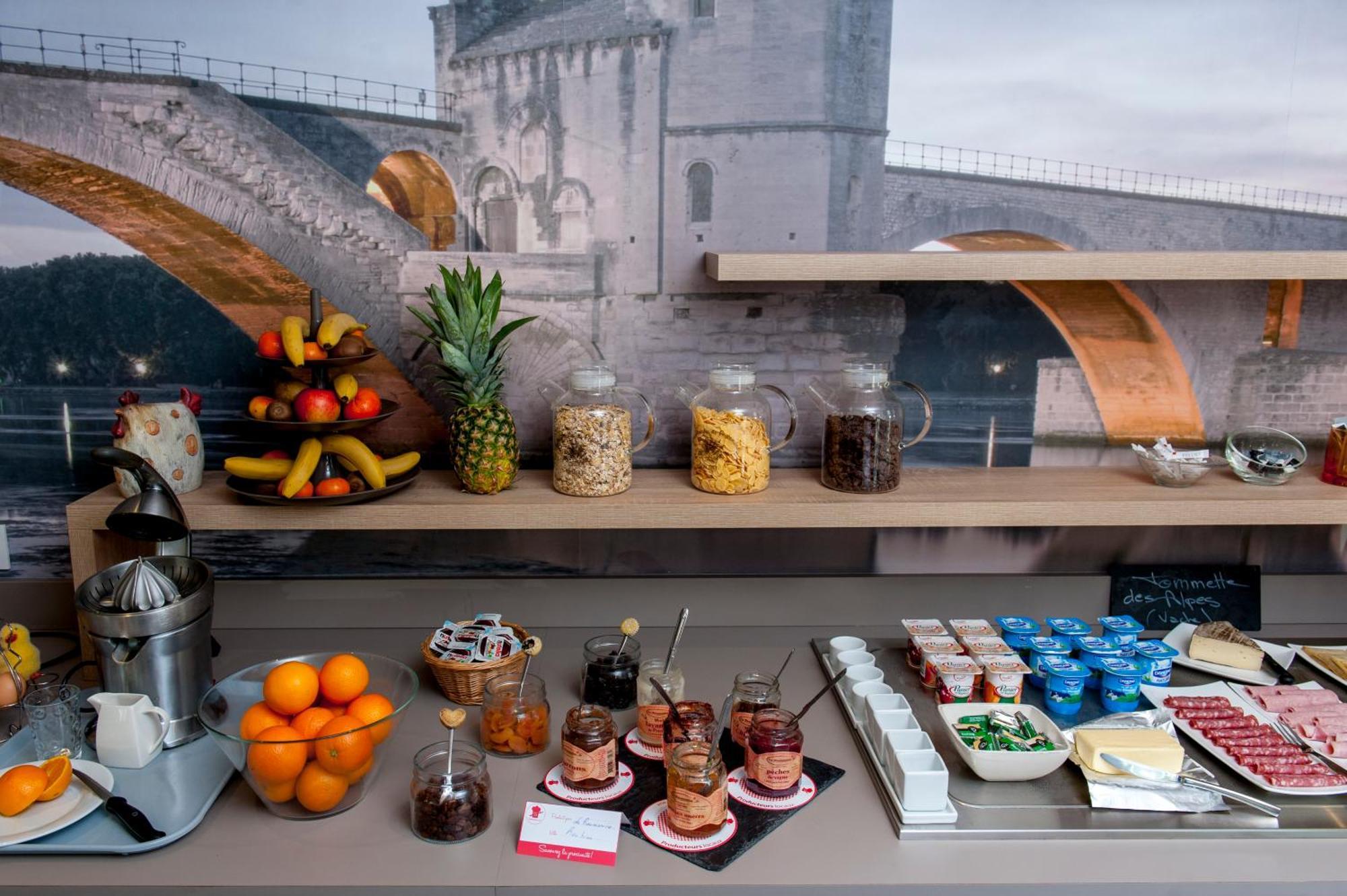 Brit Sud Le Calendal Hotel Avignon